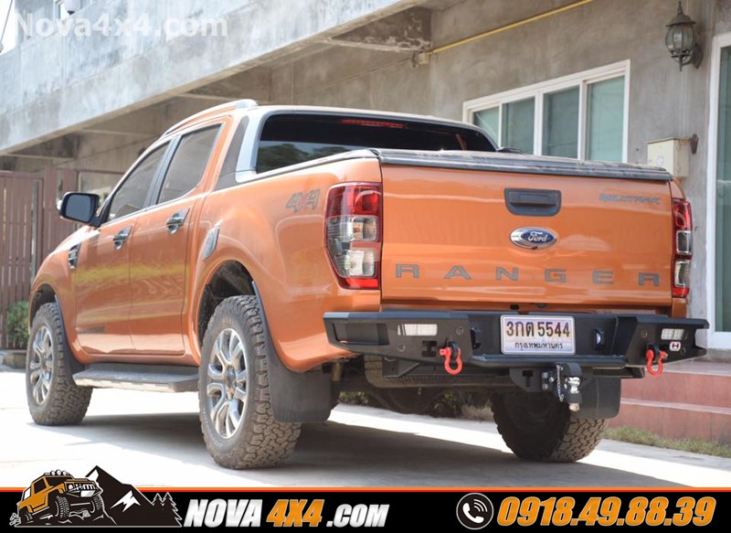 Hình ảnh xe bán tải Ford Ranger 2019 độ cản sau vàđộ hàng hiệu USA cực đỉnh