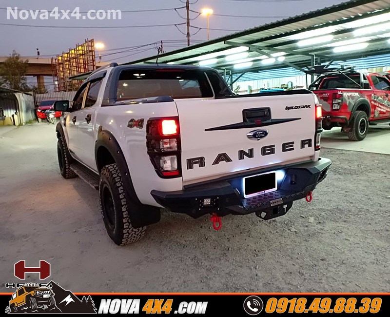 Lên cản sau Hamer cho xe Ford Ranger cực đỉnh tại Nova 4x4