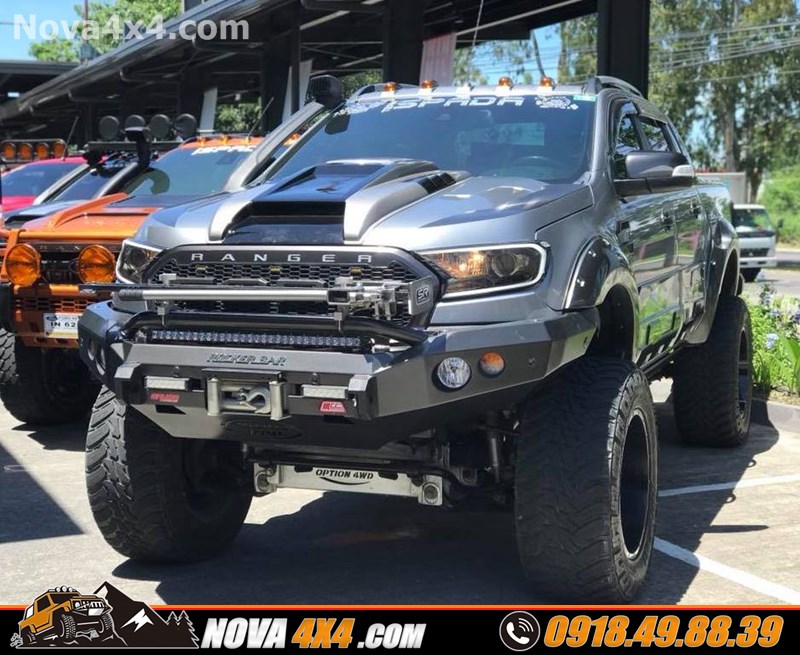Hình ảnh gắn cản trước chính hãng MCC lên cho xe Ford Ranger cực khủng