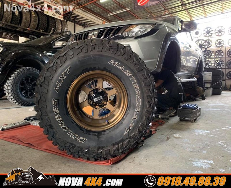 Hình ảnh xe bán tải Ford Ranger Biturbo 2019 gắn mâm Fuel và lốp độ nhập khẩu USA cực đỉnh