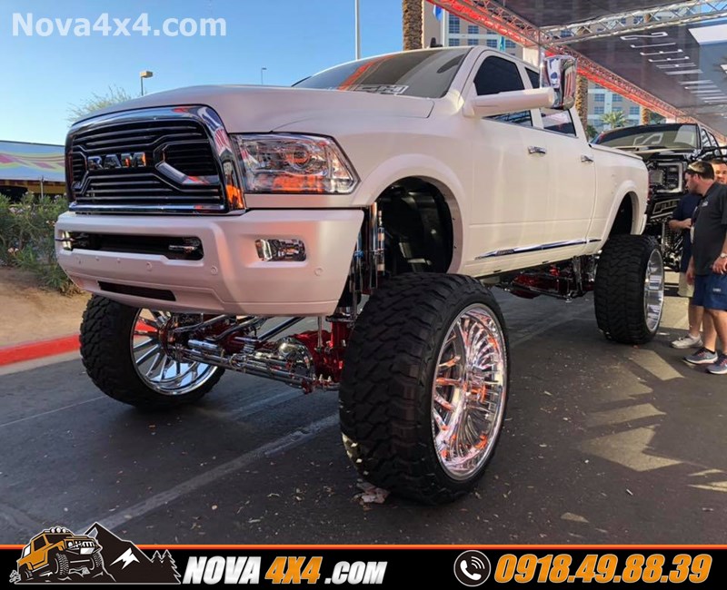 Hình ảnh xe bán tải dòng xe Colorado 2018 2019 2020 độ mâm Fuel và lốp độ nhập khẩu USA cực đỉnh