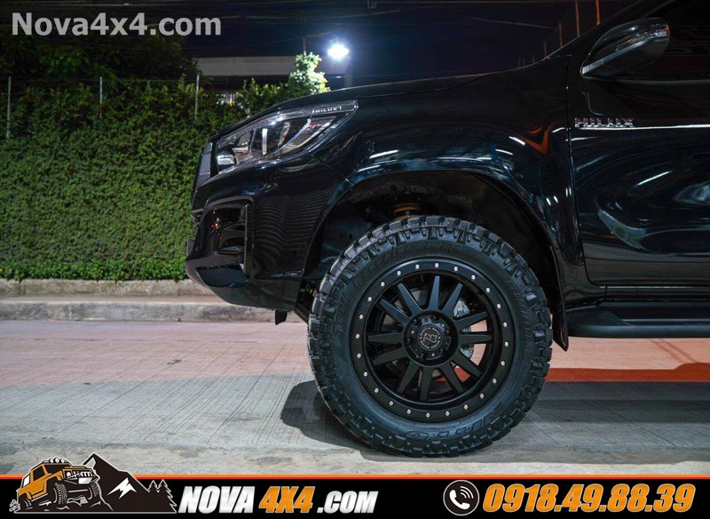 Hình ảnh xe bán tải Ford Ranger Biturbo 2019 độ mâm Fuel và lốp độ hàng hiệu USA cực đẳng cấp