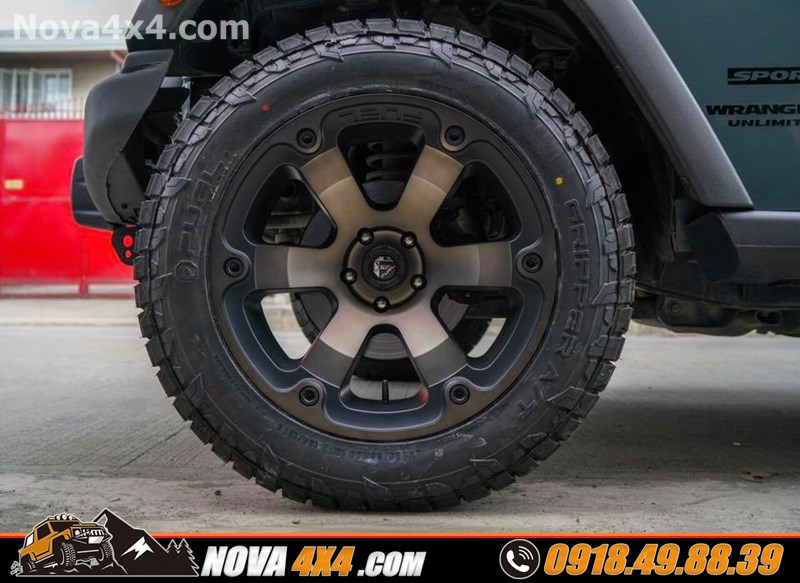 Độ mâm lốp Fuel Offroad lên xe bán tải Toyota hilux 2020