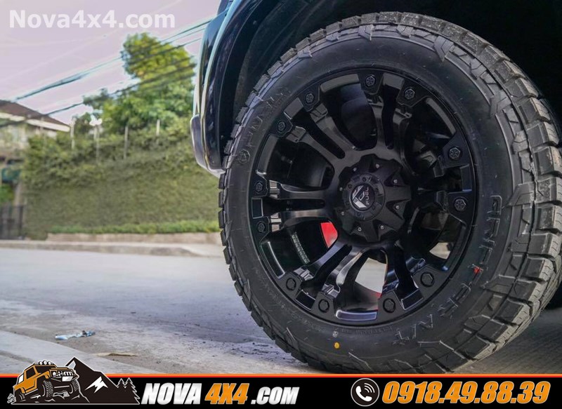 Hình ảnh xe bán tải Ford Ranger Wildtrak 2019 độ mâm Fuel và lốp độ nhập khẩu USA cực hầm hố