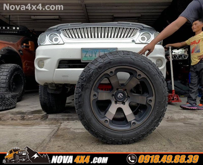 Hình ảnh xe bán tải Ford Ranger Biturbo 2018 2019 2020 thay mâm Fuel và lốp độ nhập khẩu USA cực hầm hố