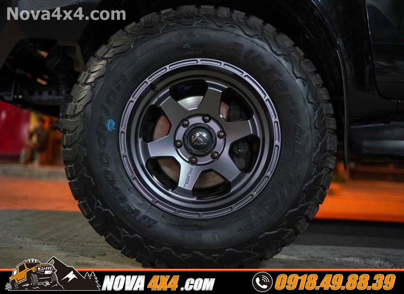 Hình ảnh xe bán tải Chevrolet Colorado 2018 2019 2020 lên mâm Fuel và lốp độ hàng hiệu USA cực hầm hố