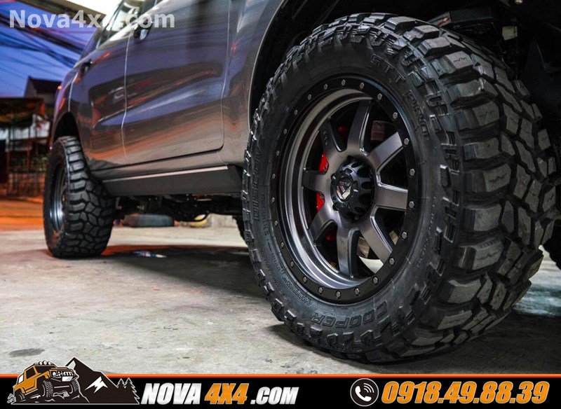 Hình ảnh xe Ford Ranger Biturbo 2018 2019 2020 lên mâm Fuel và lốp độ hàng hiệu USA cực đẹp