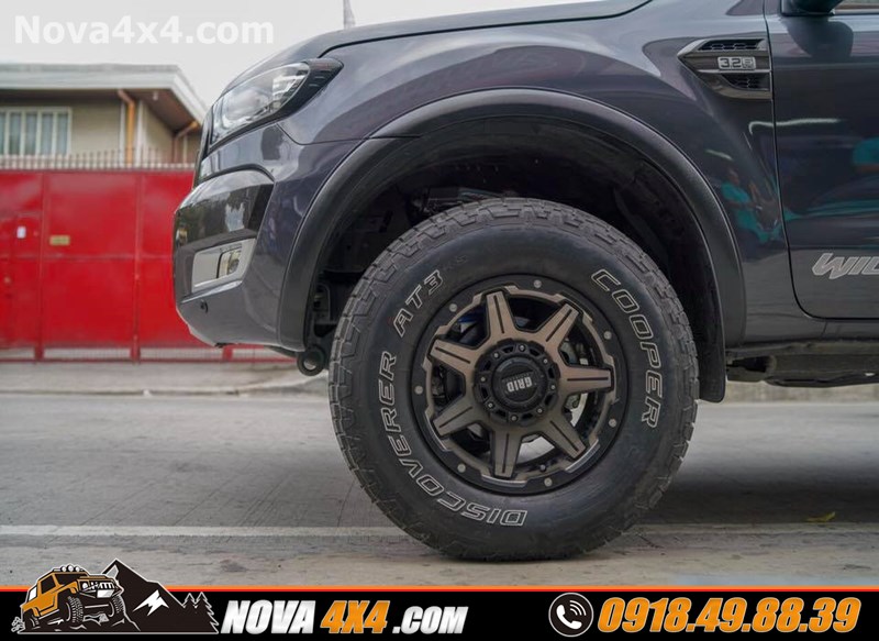 Hình ảnh xe Mitsibisi Triton 2019 thay mâm Fuel và lốp độ hàng hiệu USA cực hầm hố