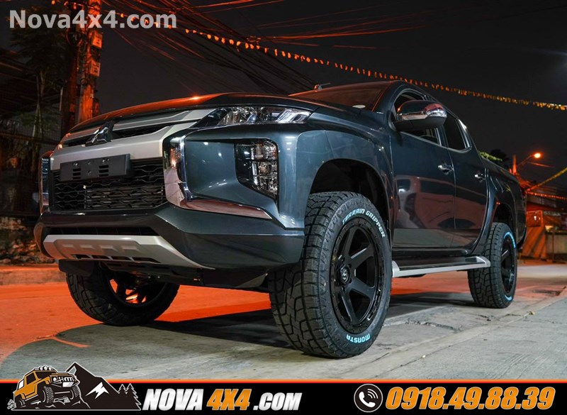 Xe xe Hilux 2018 2019 2020 gắn mâm độ 18 inch hầm hố