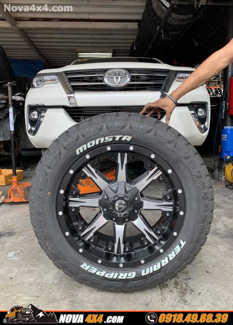 Gắn mâm lốp Fuel Offroad dành cho xe bán tải xe Isuzu Dmax 2019