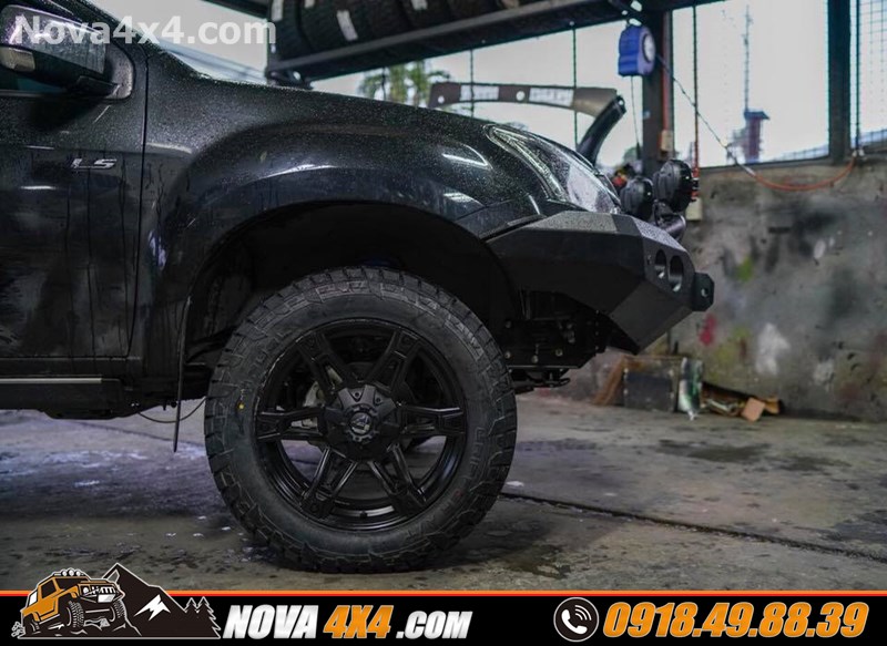 Hình ảnh xe bán tải Ford Ranger Wildtrak 2018 2019 2020 độ mâm Fuel và lốp độ hàng hiệu USA cực đẳng cấp