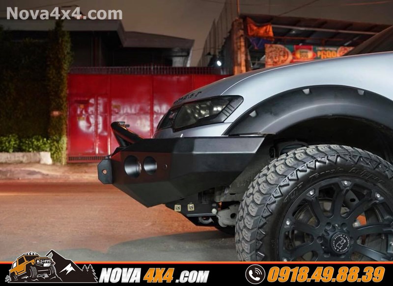 Hình ảnh xe xe Isuzu Dmax 2018 2019 2020 thay mâm Fuel và lốp độ chính hãng USA cực chất