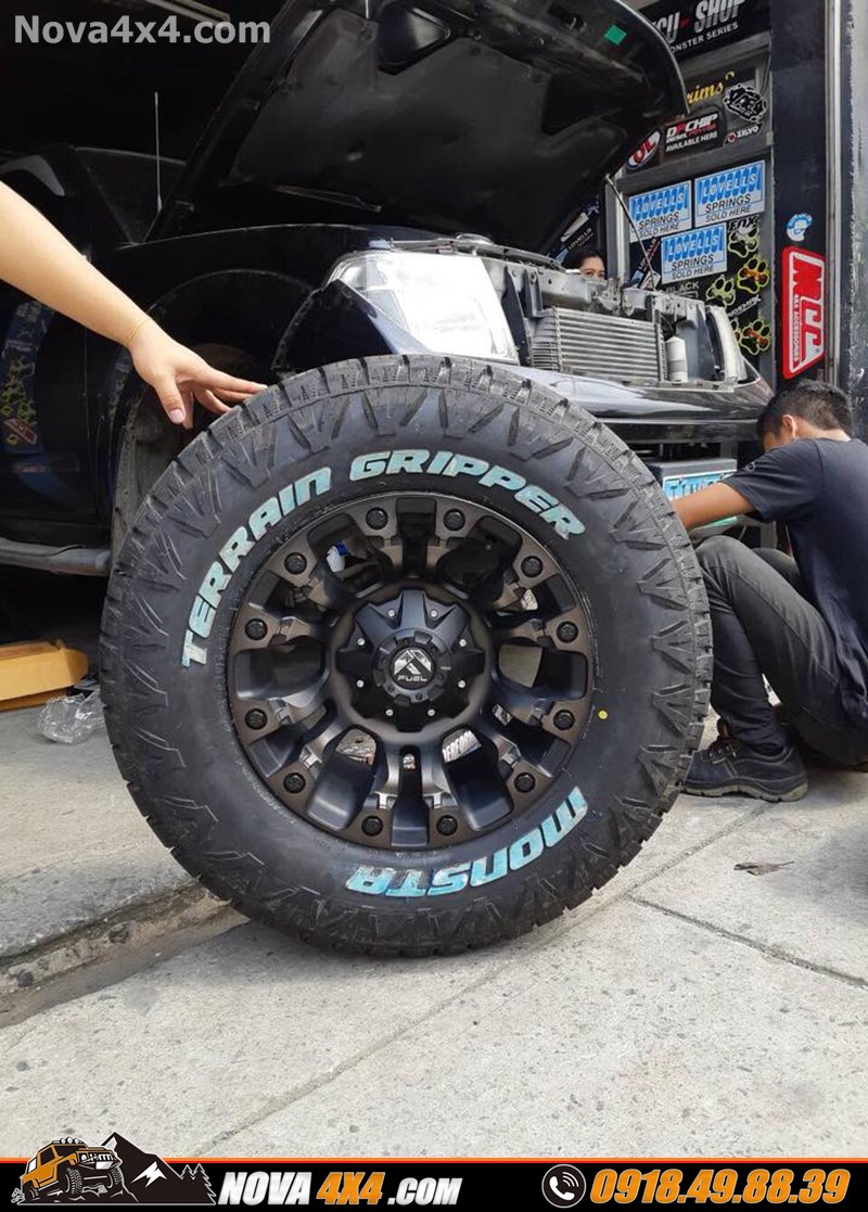 Gắn mâm lốp Rhino Offroad dành cho xe bán tải dòng xe Navara 2020