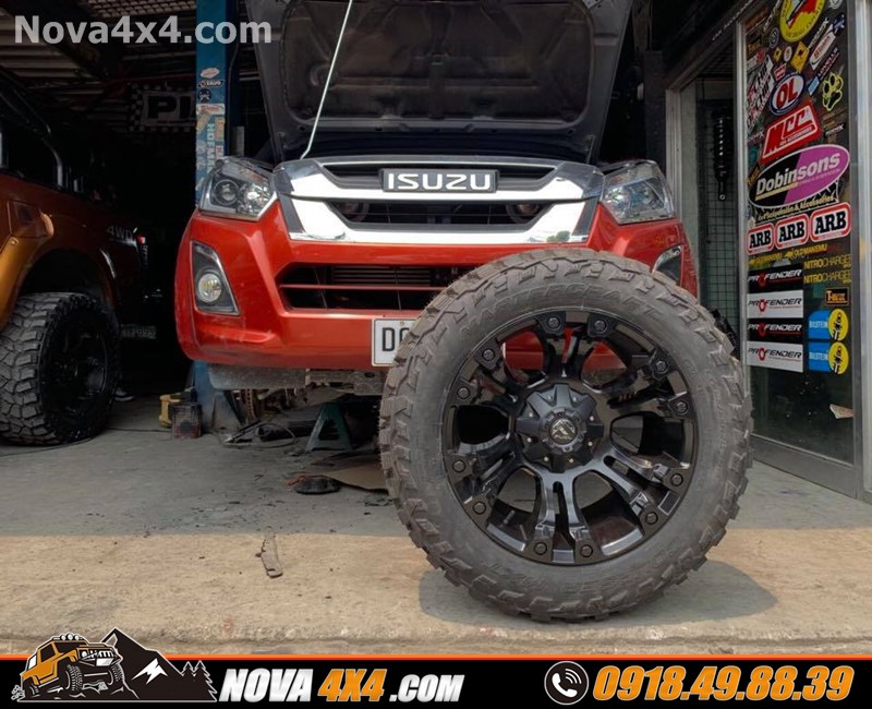 Hình ảnh xe bán tải Ford Ranger Wildtrak 2018 2019 2020 lên mâm Fuel và lốp độ hàng hiệu USA cực đỉnh