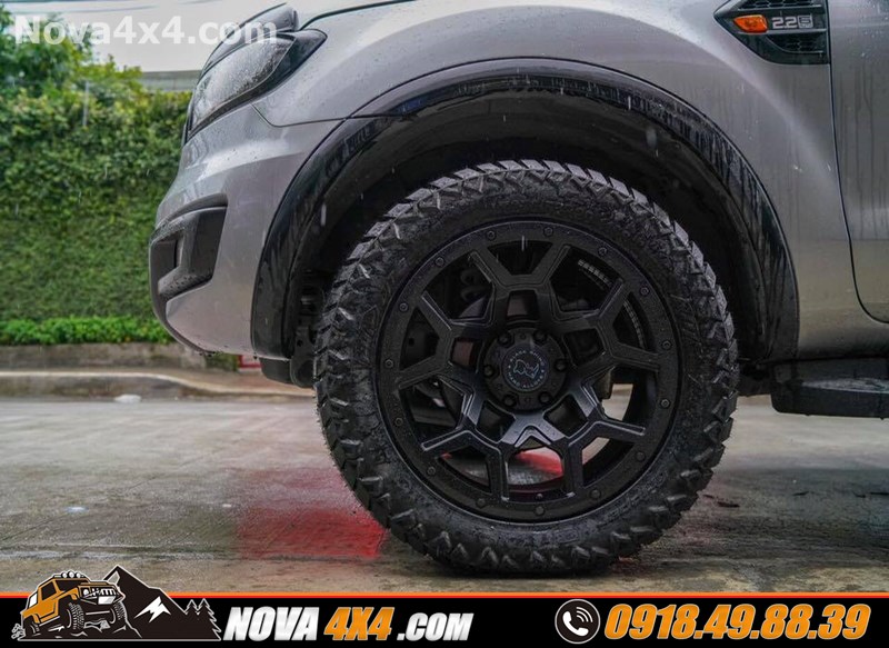 Thay mâm lốp Fuel Offroad lên xe bán tải Ford Ranger Wildtrak 2020