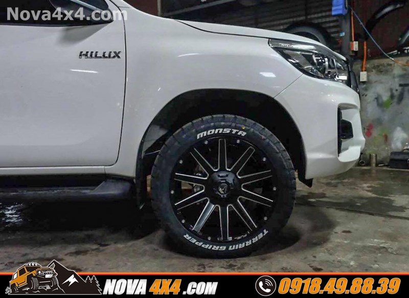 Hình ảnh xe bán tải mitsubishi triton 2018 2019 2020 độ mâm Fuel và lốp độ nhập khẩu USA cực đẳng cấp