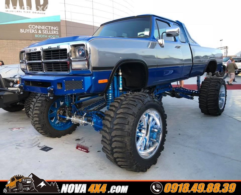 Hình ảnh xe bán tải Ford Ranger Biturbo 2018 2019 2020 lên mâm Fuel và lốp độ nhập khẩu USA cực hầm hố