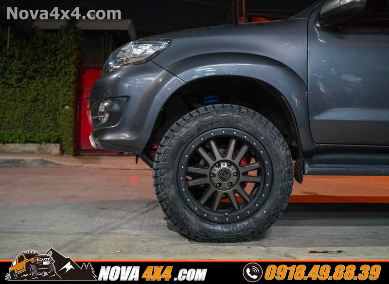 Hình ảnh xe bán tải loại xe Triton 2018 2019 2020 gắn mâm Fuel và lốp độ hàng hiệu USA cực đỉnh