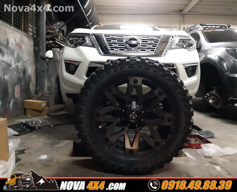 Độ mâm lốp Discoverer Offroad cho xe bán tải Toyota Hilux 2019