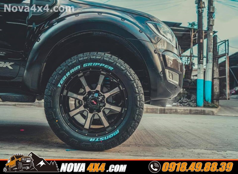 Hình ảnh xe bán tải xe Triton 2018 2019 2020 thay mâm Fuel và lốp độ nhập khẩu USA cực đỉnh