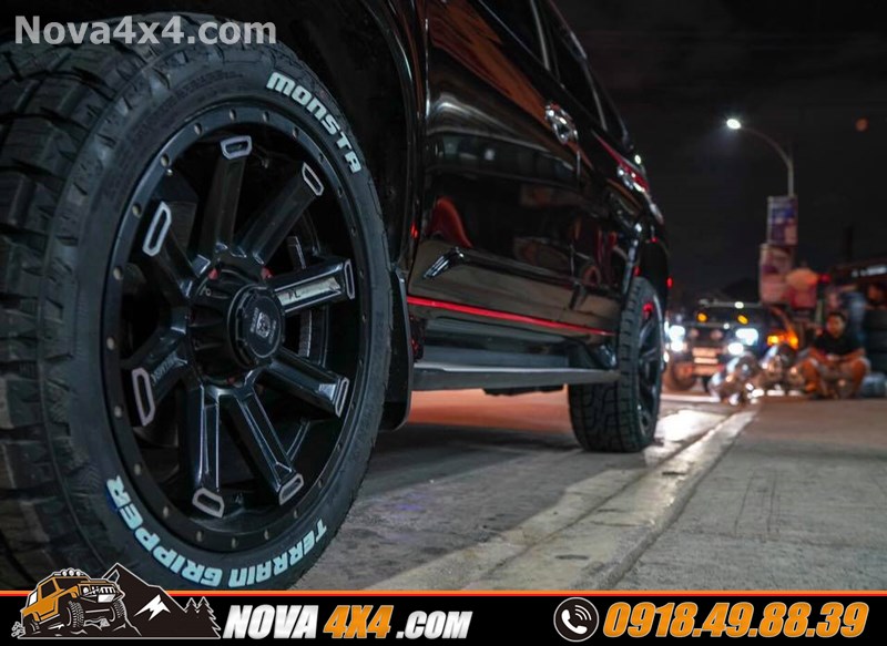 Thay mâm lốp Fuel Offroad cho xe bán tải Ford Ranger Wildtrak 2019