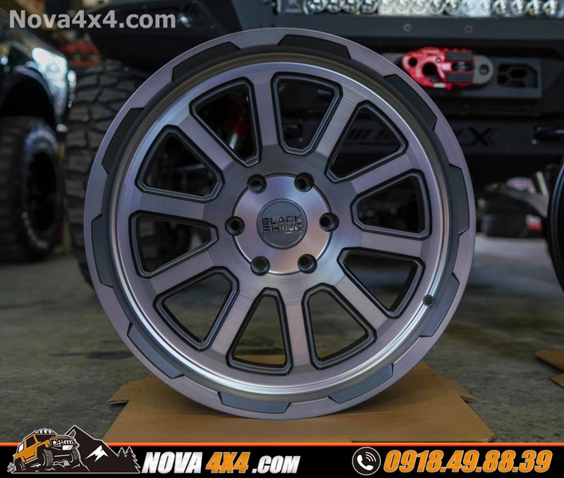 Hình ảnh xe bán tải Ford Ranger Wildtrak 2019 thay mâm Fuel và lốp độ chính hãng USA cực đẹp