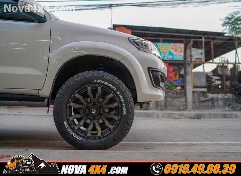 Hình ảnh xe bán tải Ford Ranger Wildtrak 2018 2019 2020 độ mâm Fuel và lốp độ nhập khẩu USA cực đẳng cấp