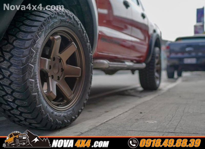 Hình ảnh xe bán tải Ford Ranger 2019 gắn mâm Discoverer và lốp độ hàng hiệu USA cực chất Nova4x4.com chuyên bán mâm độ dành cho xe bán tải Ford Ranger 2019