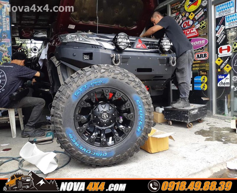 Độ mâm lốp Discoverer Offroad cho xe bán tải Nissan Navarra 2018 2019 2020