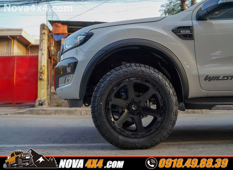 Xe bán tải Mazda Bt50 2019 lên mâm lốp 18 inch chất