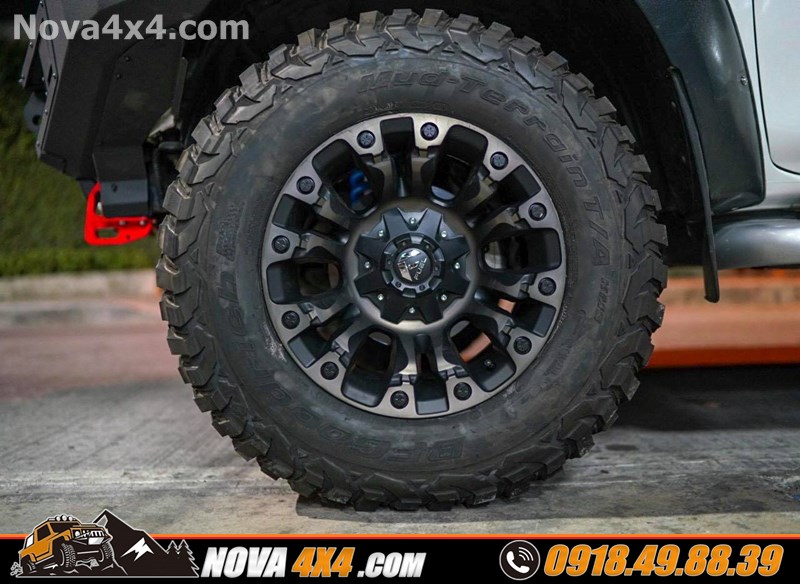 Độ mâm lốp Discoverer Offroad dành cho xe Hilux 2020