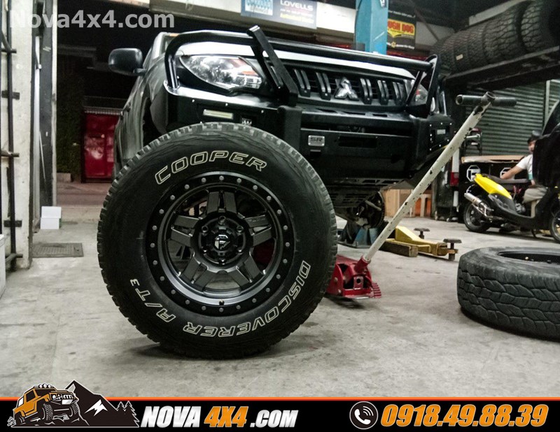 Xe bán tải dòng xe Triton 2019 thay mâm độ 20 inch đỉnh