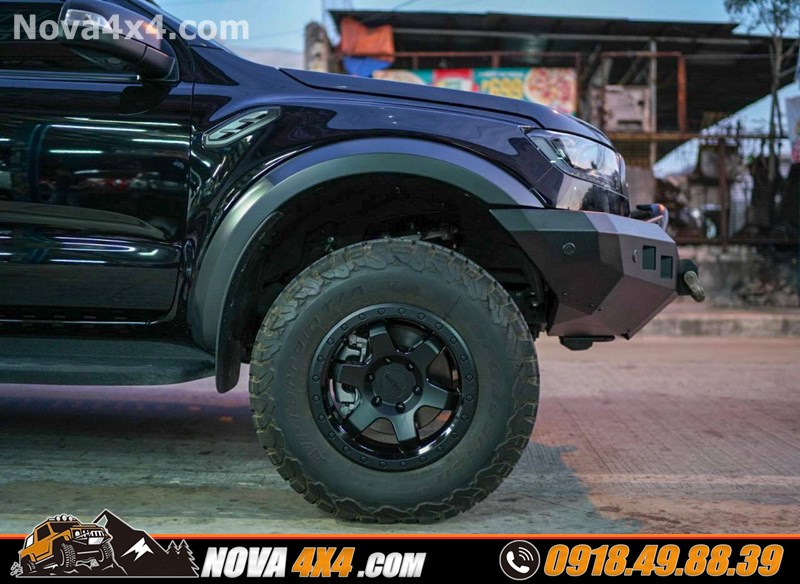 Xe bán tải Ford Ranger Wildtrak 2019 gắn mâm độ 17 inch hầm hố