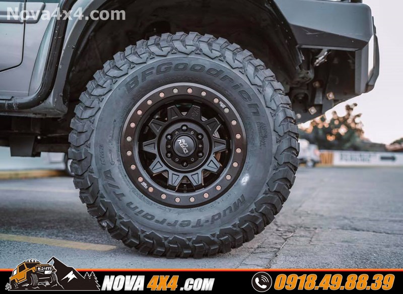 Hình ảnh xe bán tải xe Isuzu Dmax 2019 độ mâm Fuel và lốp độ hàng hiệu USA cực hầm hố