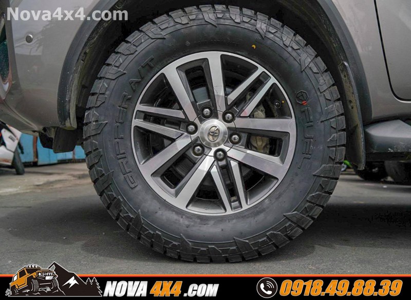 Thay mâm lốp Rhino Offroad cho xe bán tải dòng xe Hilux 2020