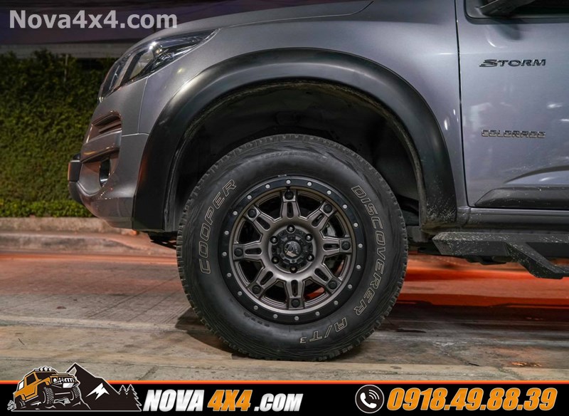 Hình ảnh xe bán tải Ford Ranger Wildtrak 2019 thay mâm Fuel và lốp độ chính hãng USA cực đẹp