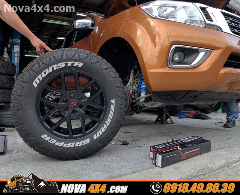 Xe Isuzu Dmax 2018 2019 2020 gắn mâm lốp 18 inch hầm hố