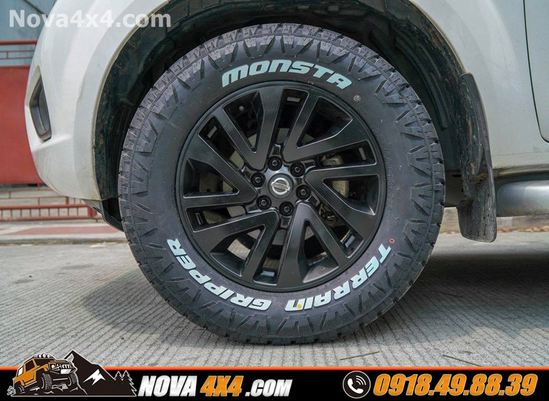 Hình ảnh xe bán tải Ford Ranger Biturbo 2019 gắn mâm Fuel và lốp độ nhập khẩu USA cực hầm hố