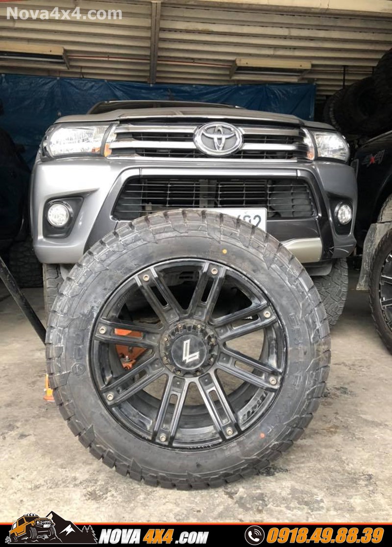 Gắn mâm lốp Discoverer Offroad cho xe bán tải Toyota Hilux 2019