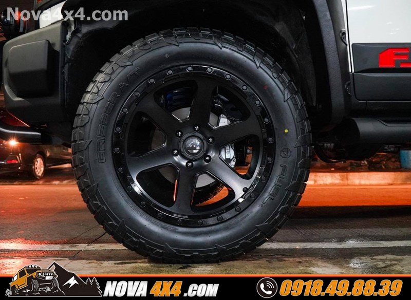 Hình ảnh xe bán tải Ford Ranger Biturbo 2019 gắn mâm Fuel và lốp độ chính hãng USA cực chất