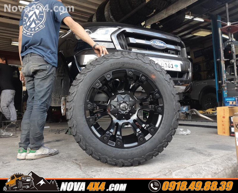 Hình ảnh xe Mazda BT50 2018 2019 2020 độ mâm Fuel và lốp độ chính hãng USA cực chất