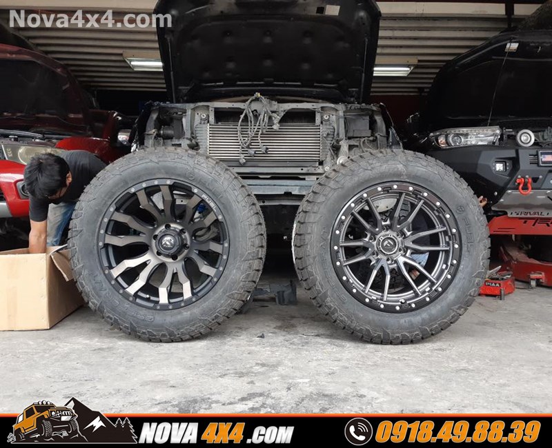 Hình ảnh xe Nissan Navarra 2018 2019 2020 lên mâm Discoverer và lốp độ hàng hiệu USA cực chất