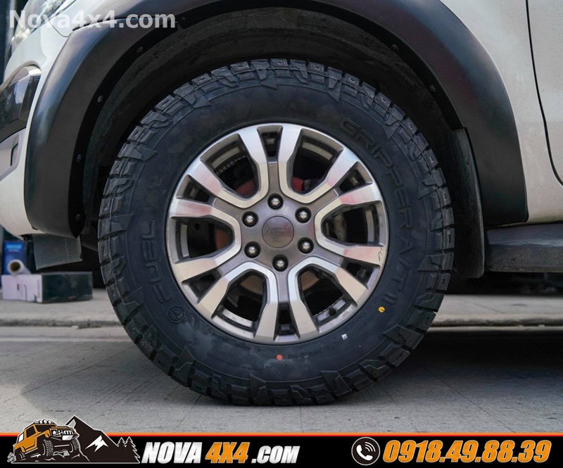 Độ mâm lốp Fuel Offroad lên xe bán tải Ford Ranger Biturbo 2019