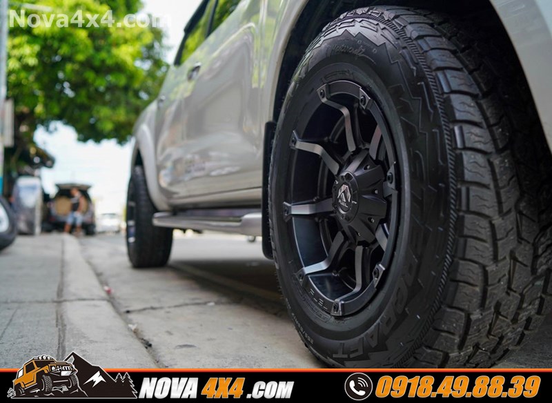 Hình ảnh xe Ford Ranger Wildtrak 2018 2019 2020 độ mâm Fuel và lốp độ chính hãng USA cực đỉnh